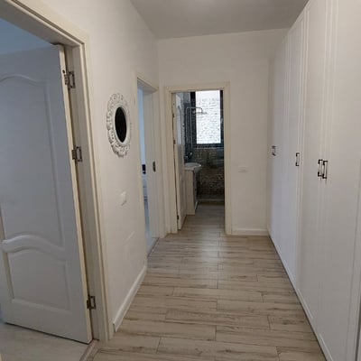 Аренда комфортных 3-комнатных апартаментов с отдельной кухней, 100 м², Мамаия, Констанца, Румыния